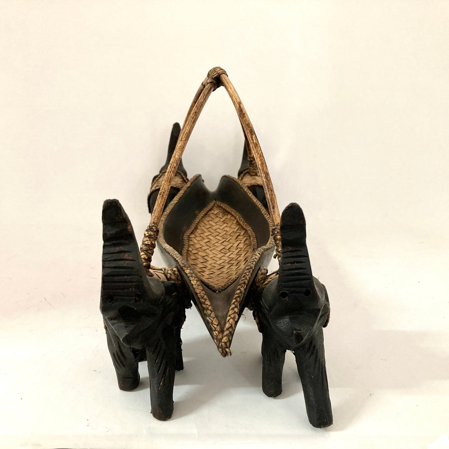 ゾウ木彫りワインラック ハンドメイド スタンドアップ