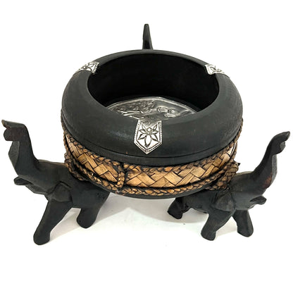 ゾウの木彫りラウンド灰皿　ハンドメイド　3頭　