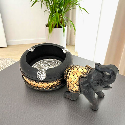 ゾウ木彫りラウンド灰皿　ハンドメイド　ニー　