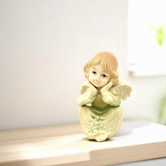 天使のオブジェクト  ミニチュア　考えごと